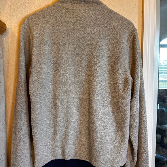 Patagonia men’s small vintage cream/gray with blue trim zip up jacket. - Picture 4 of 14